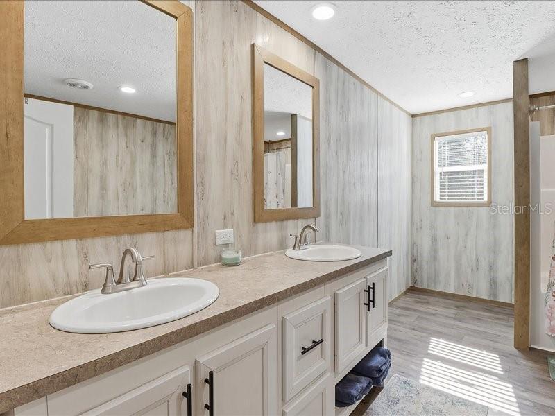 HOLIDAY ACRES UNIT 2 - Residential