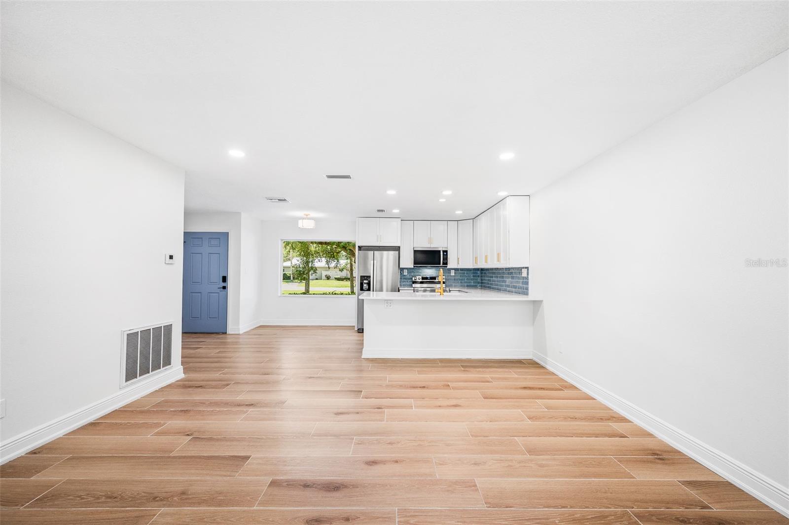 BAY VILLAS - Residential