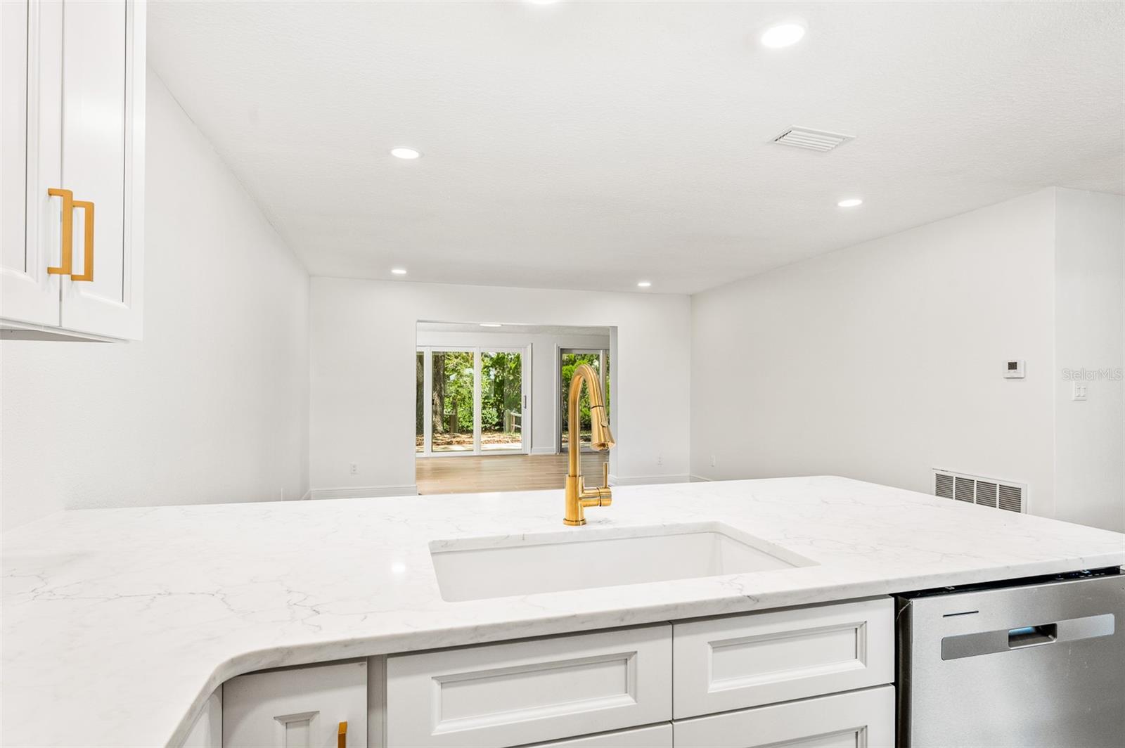 BAY VILLAS - Residential