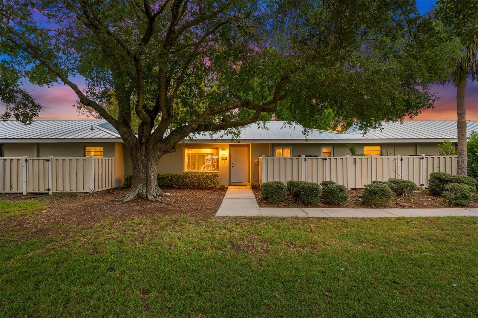 BAY VILLAS - Residential