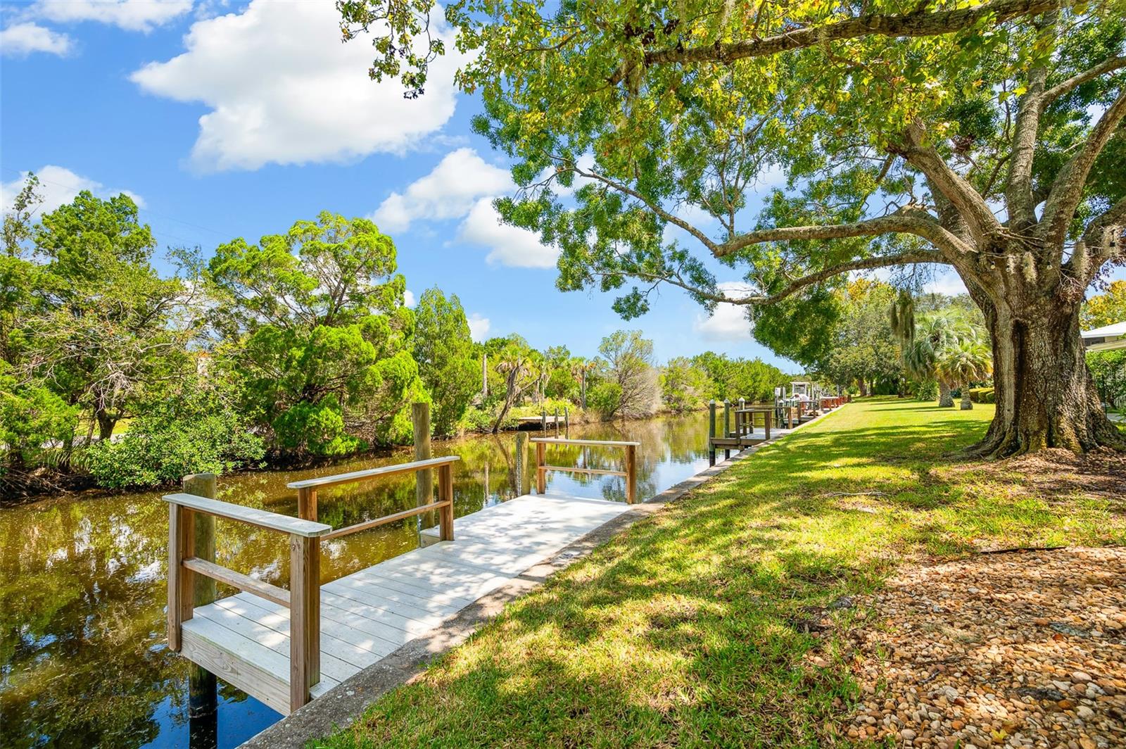 BAY VILLAS - Residential