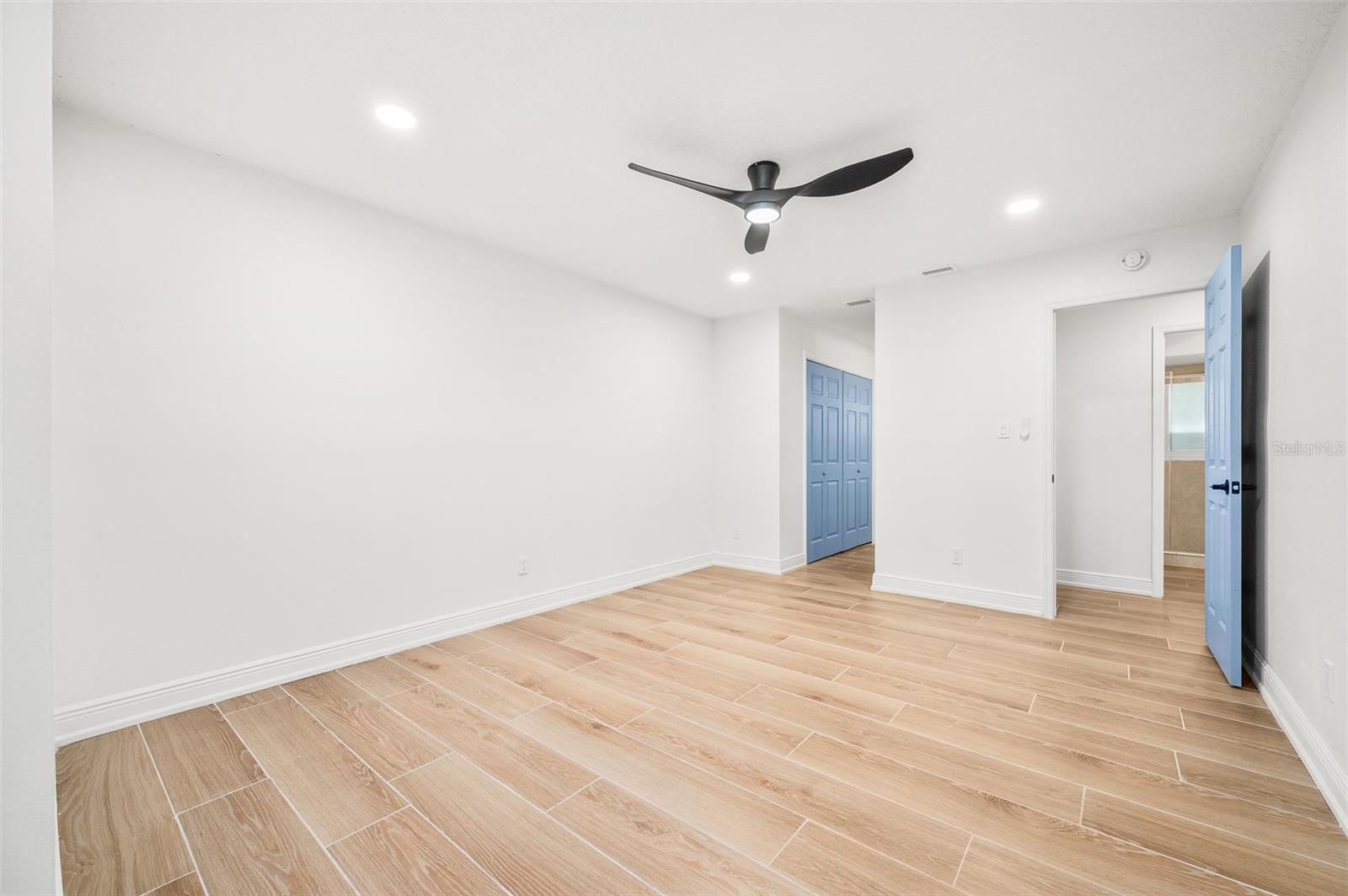 BAY VILLAS - Residential