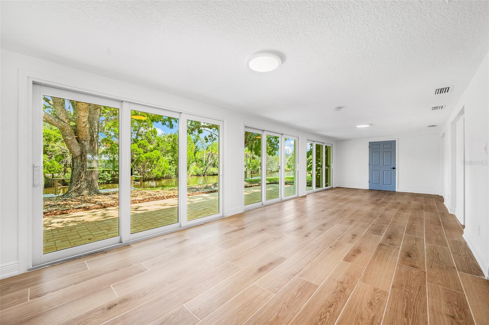 BAY VILLAS - Residential