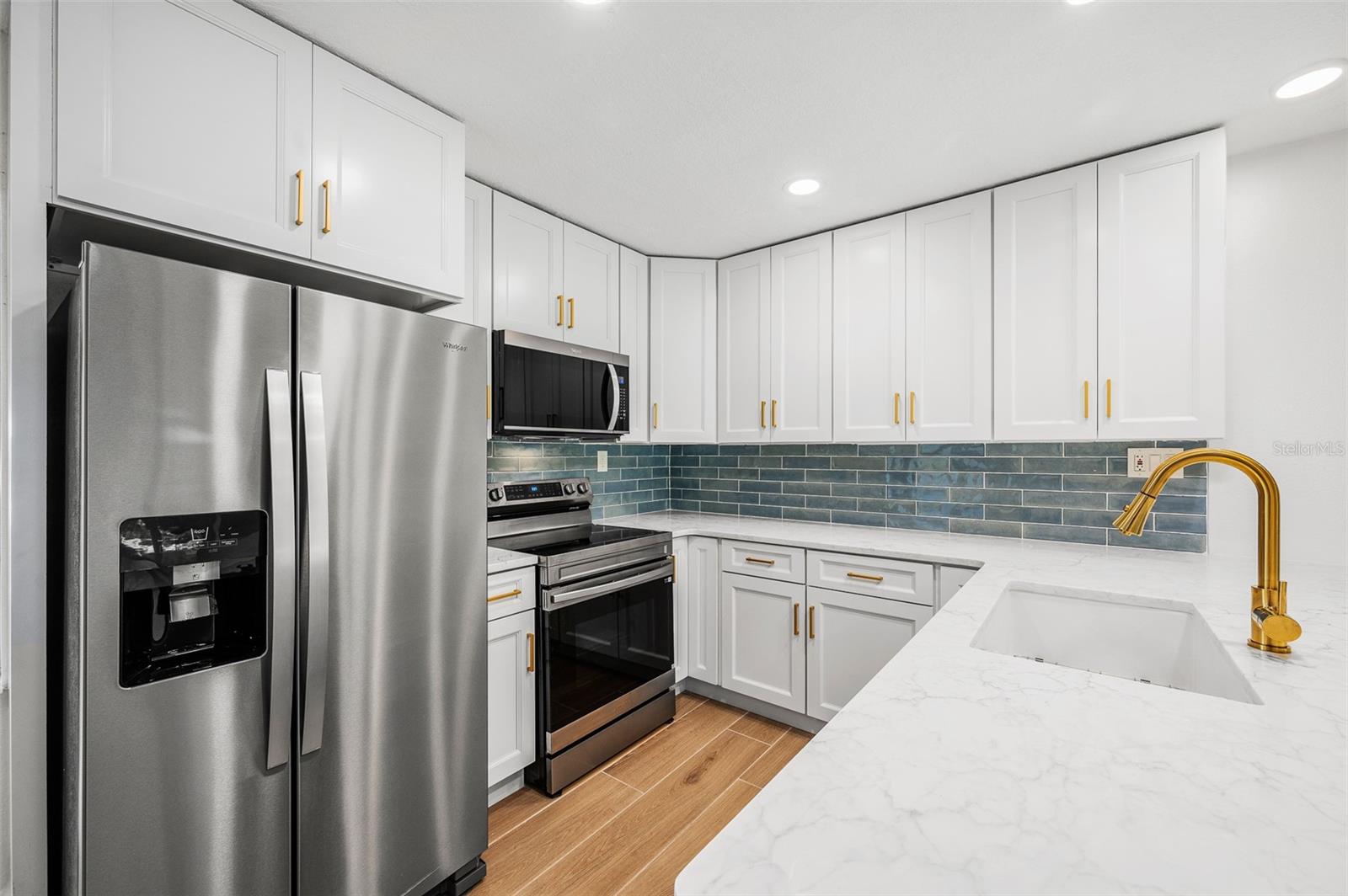 BAY VILLAS - Residential