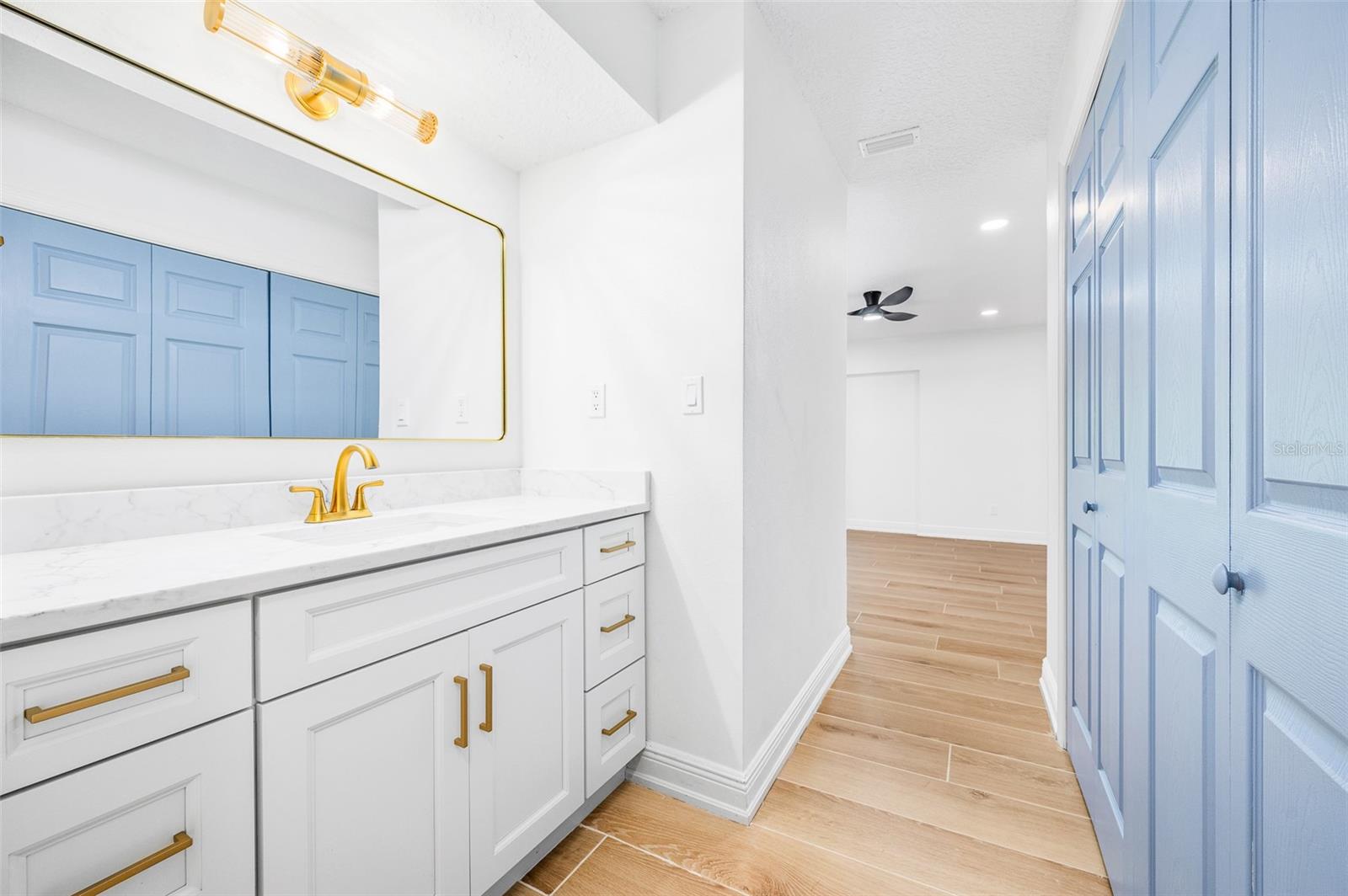 BAY VILLAS - Residential