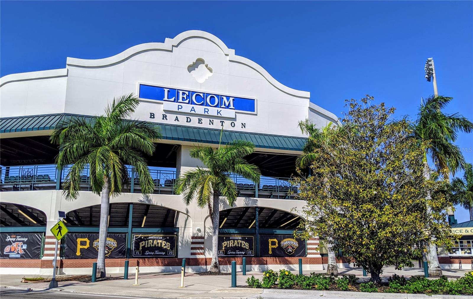 THE FOURTH BAYSHORE - Residential