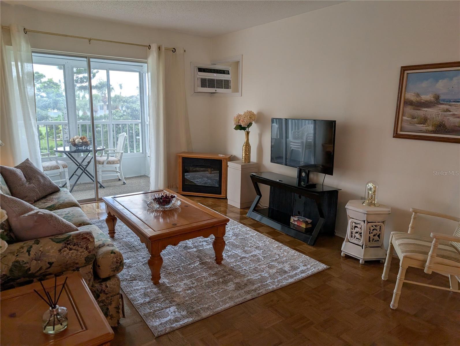 THE FOURTH BAYSHORE - Residential