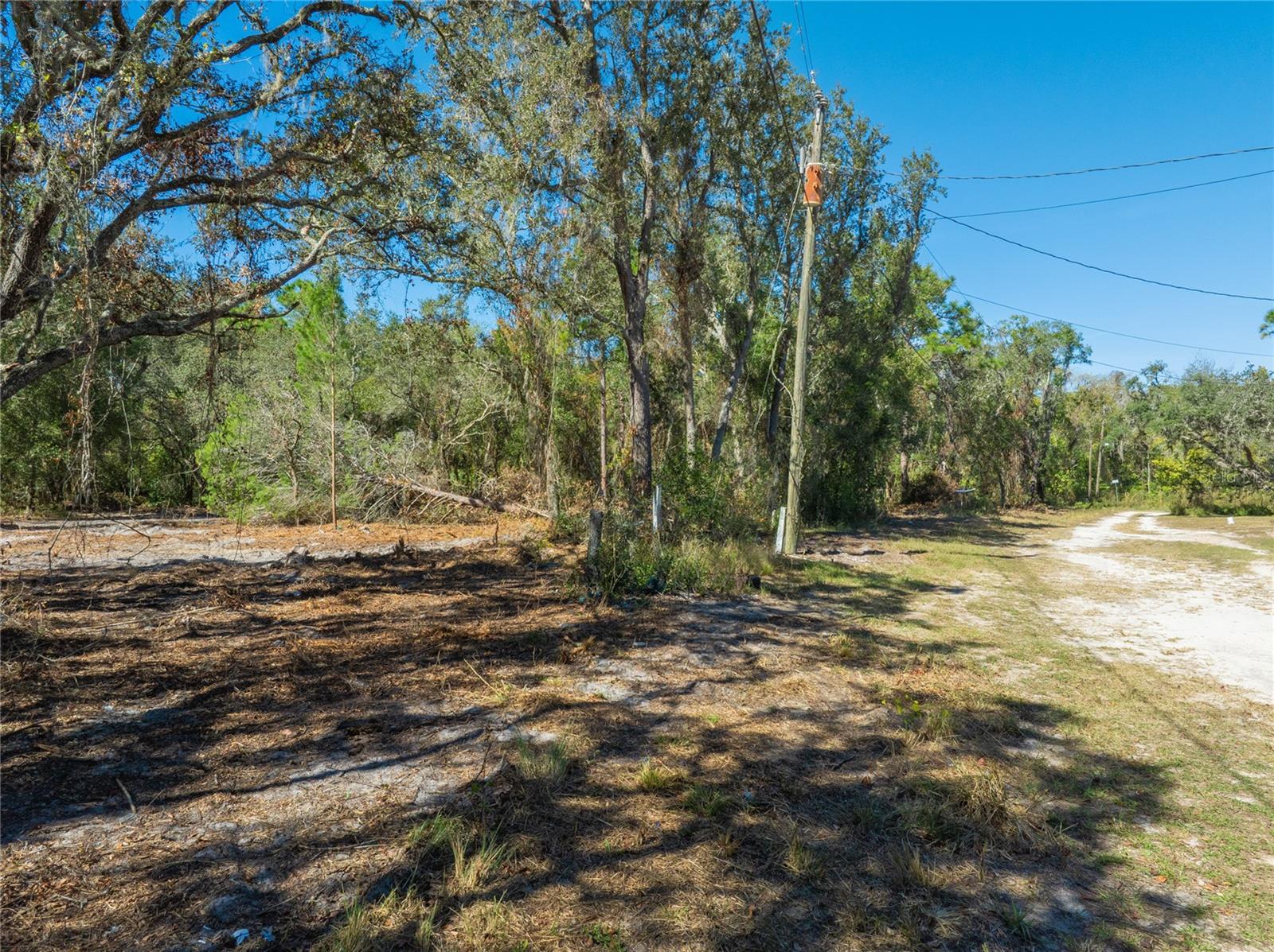 MOON LAKE ESTATES - Land