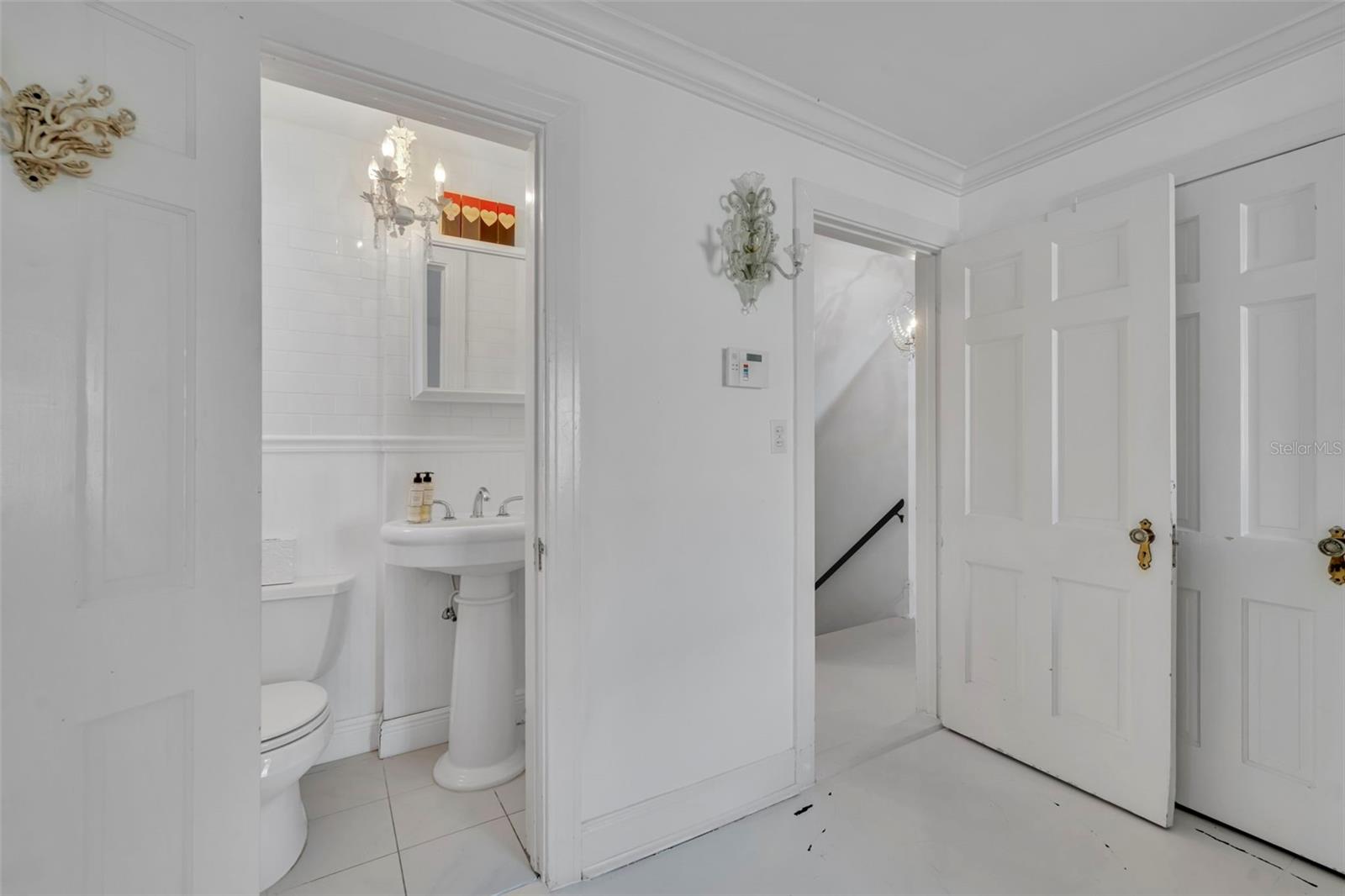 OSCEOLA COURT - Residential