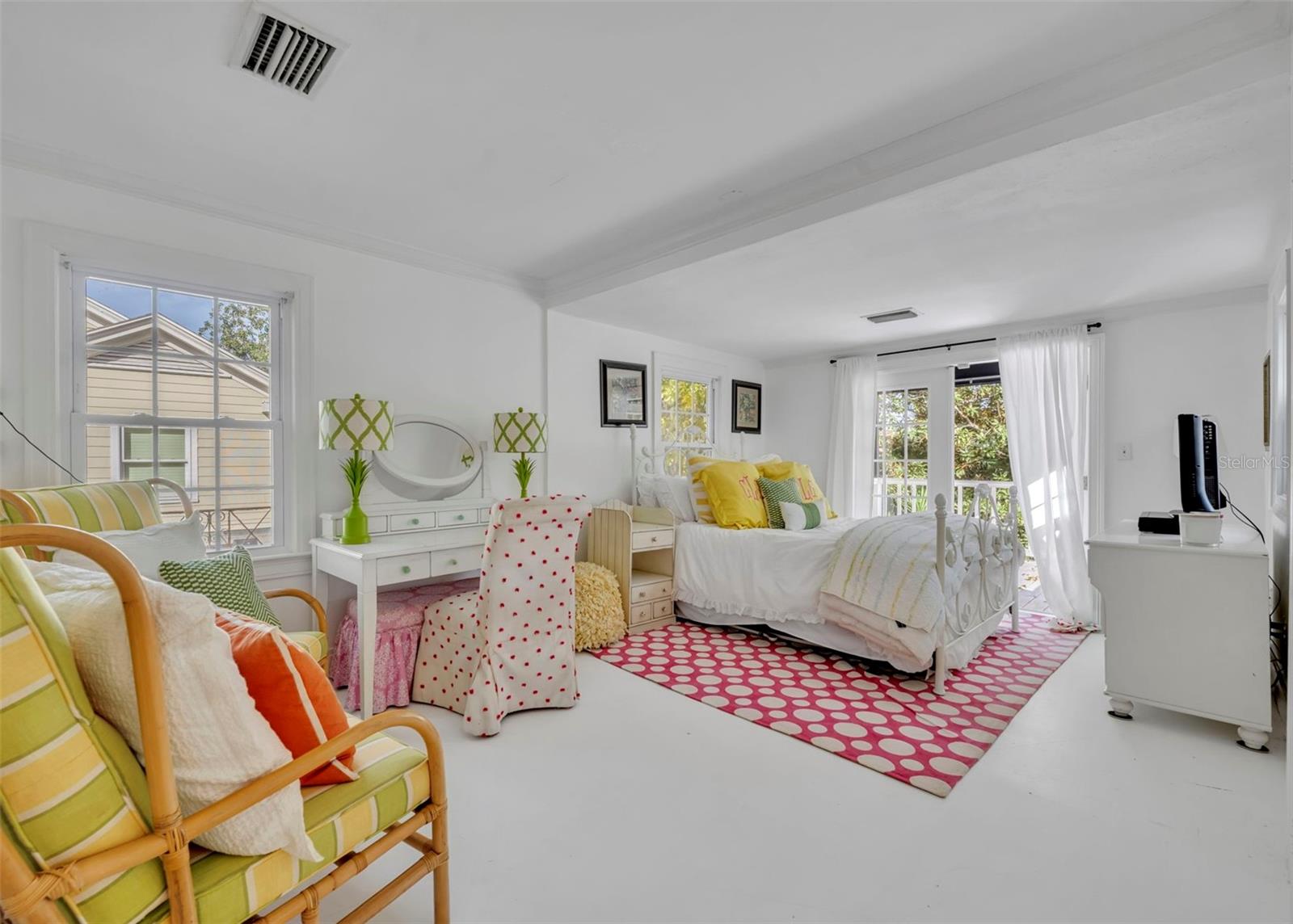 OSCEOLA COURT - Residential