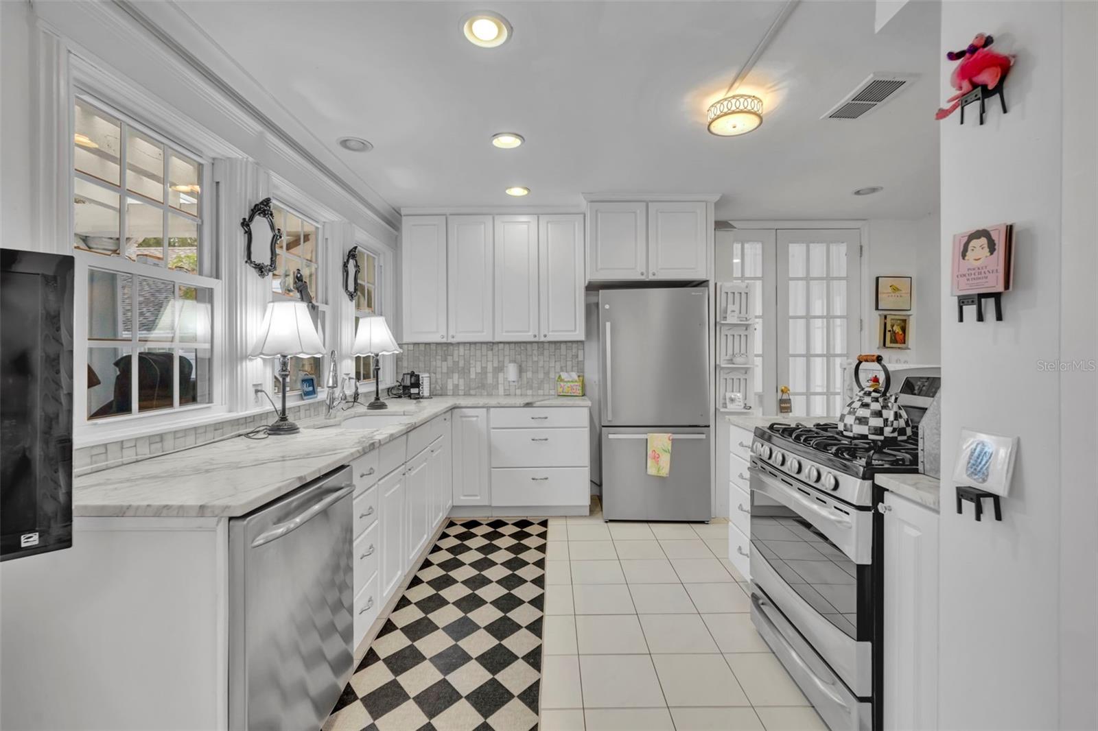 OSCEOLA COURT - Residential