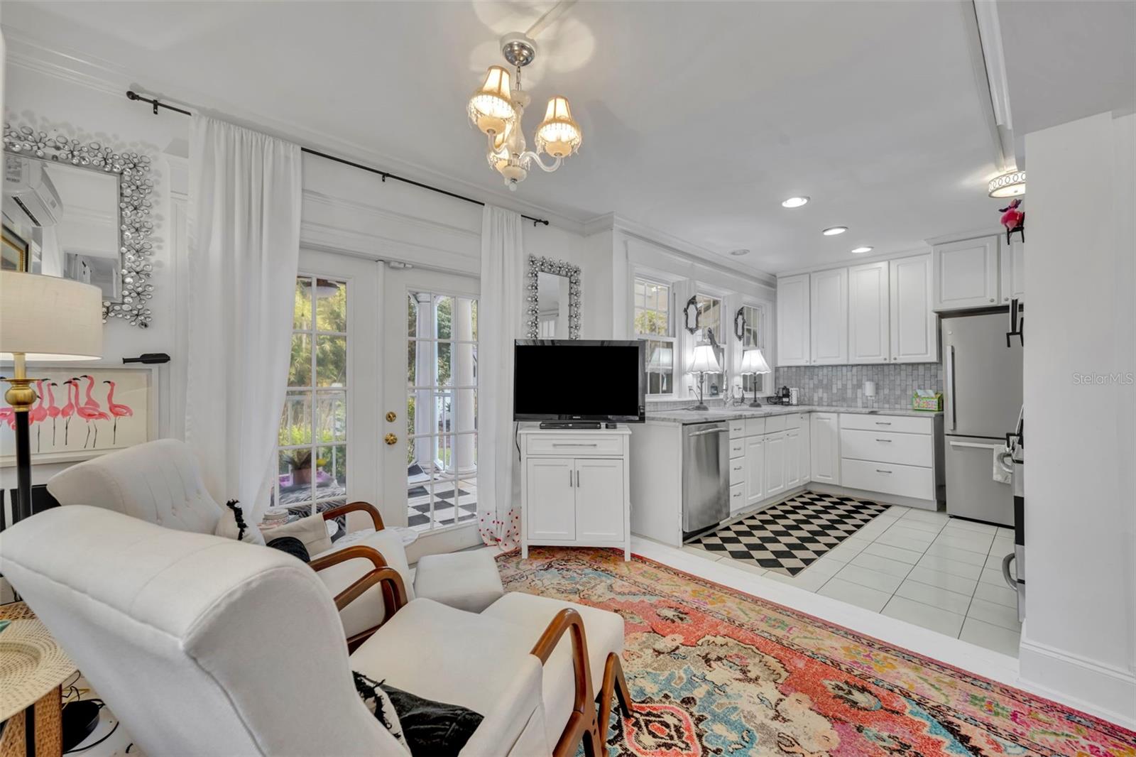 OSCEOLA COURT - Residential