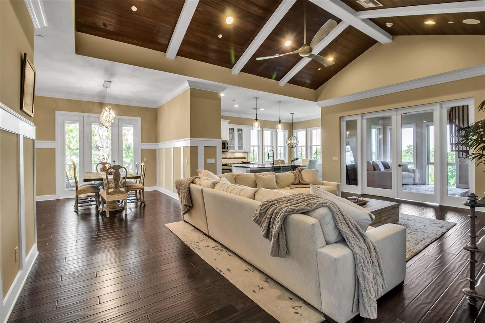 MANGROVE WALK ON HARBOUR ISLE PH 1 - Residential