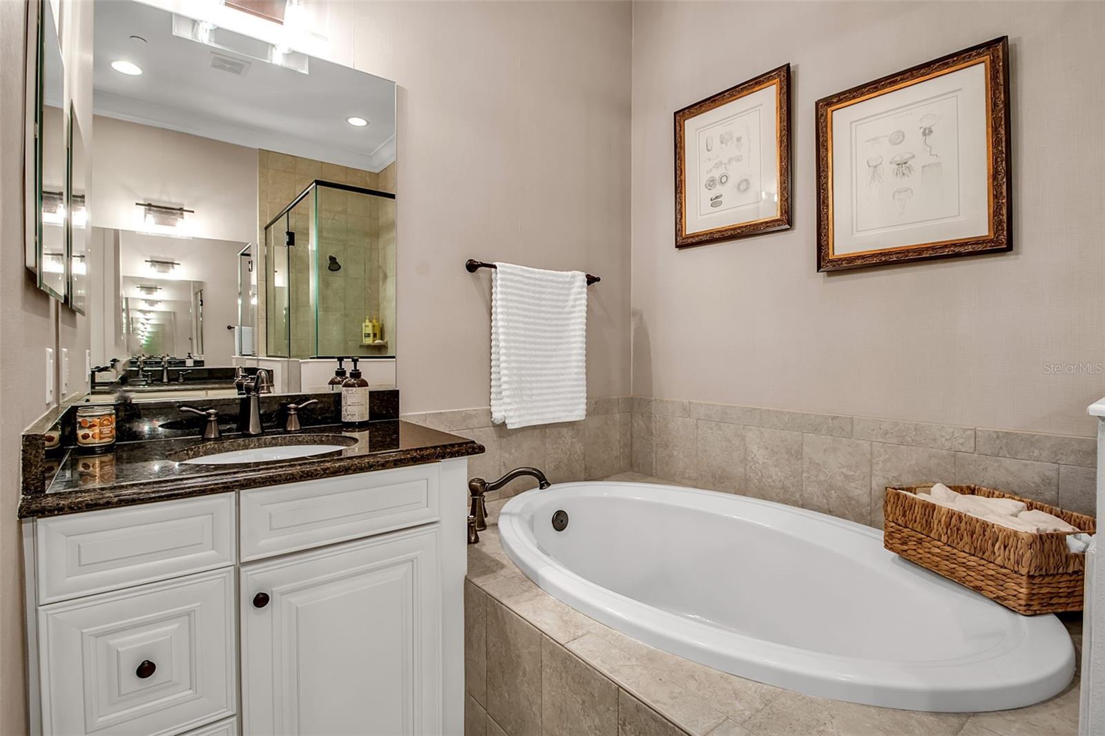 MANGROVE WALK ON HARBOUR ISLE PH 1 - Residential