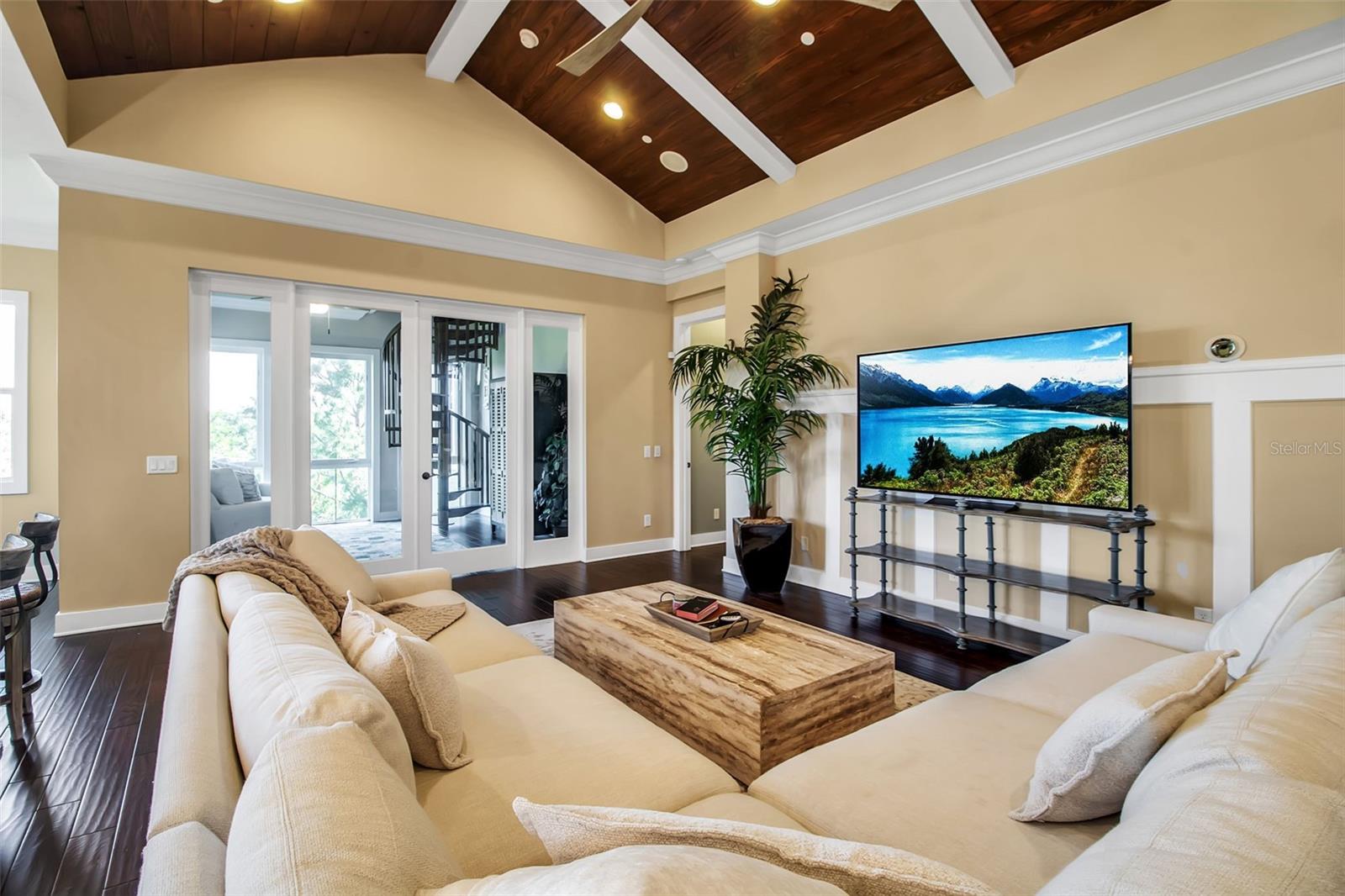 MANGROVE WALK ON HARBOUR ISLE PH 1 - Residential