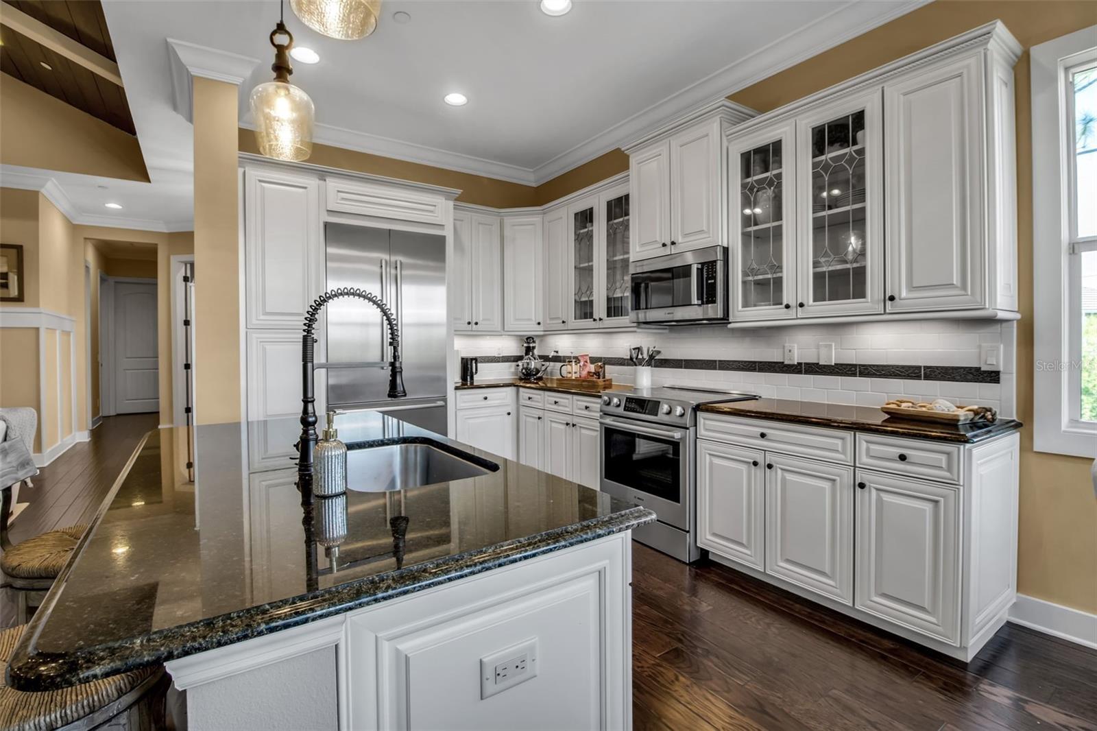 MANGROVE WALK ON HARBOUR ISLE PH 1 - Residential