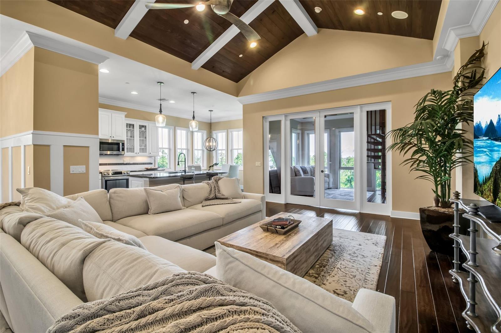 MANGROVE WALK ON HARBOUR ISLE PH 1 - Residential