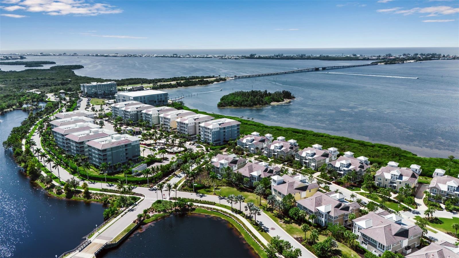 MANGROVE WALK ON HARBOUR ISLE PH 1 - Residential