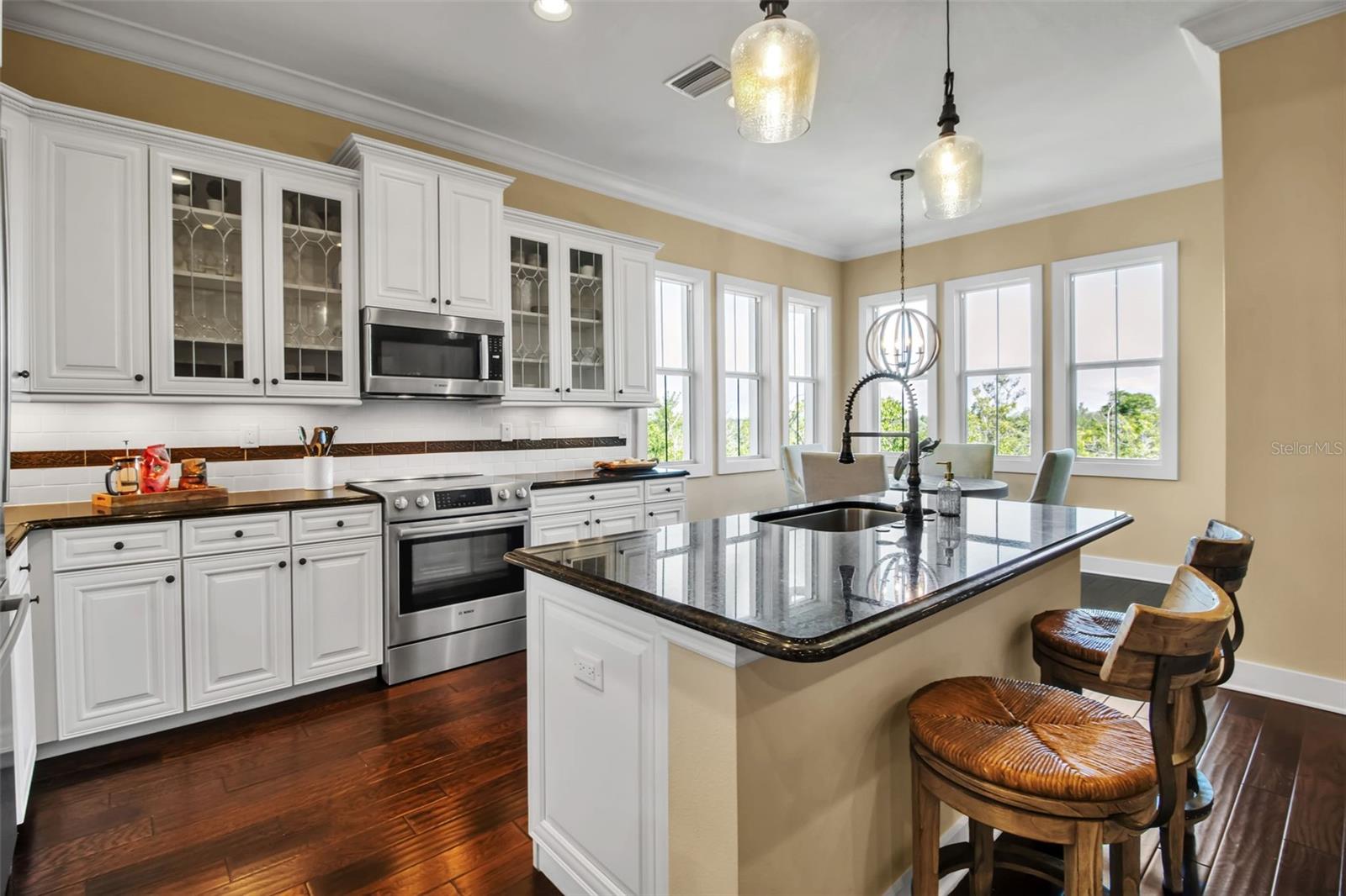 MANGROVE WALK ON HARBOUR ISLE PH 1 - Residential