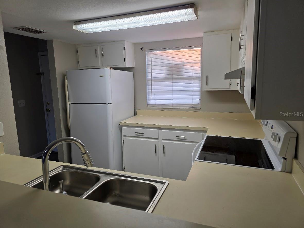 PINE LAKE SEC B UNIT ONE - Residential Lease
