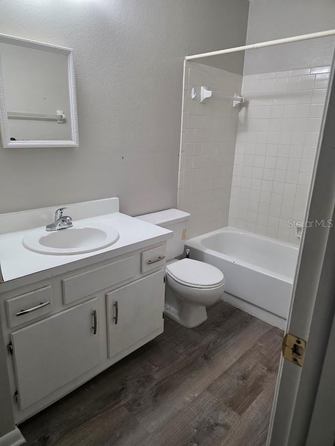 PINE LAKE SEC B UNIT ONE - Residential Lease
