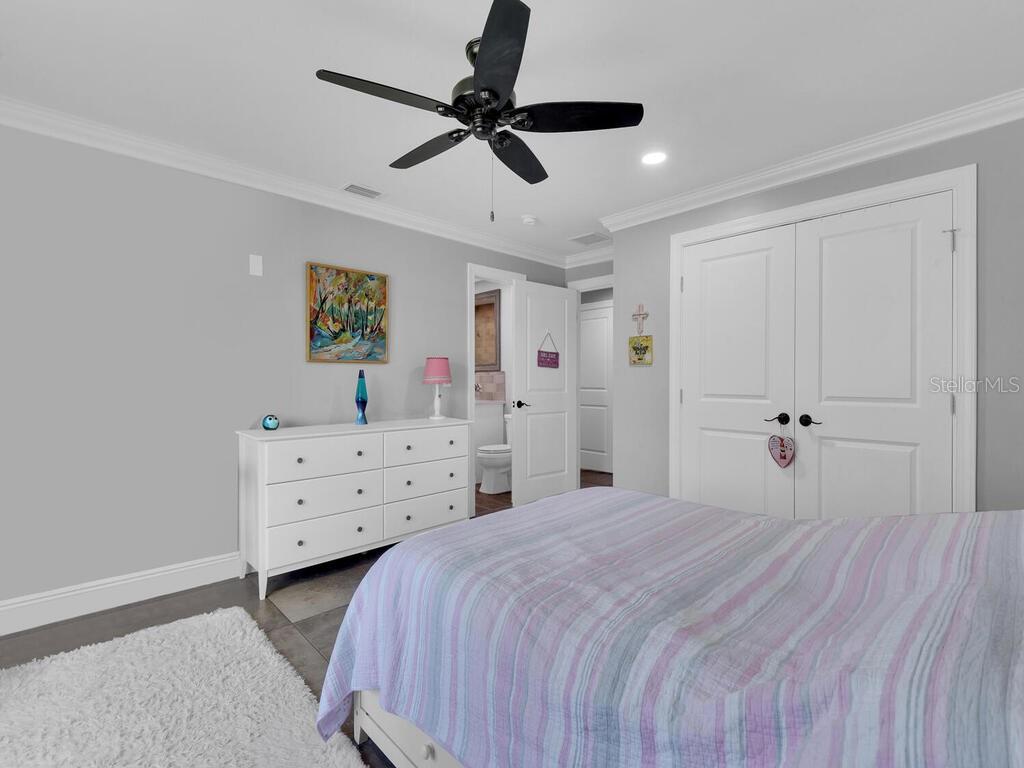 HARBOR CLUB - Residential