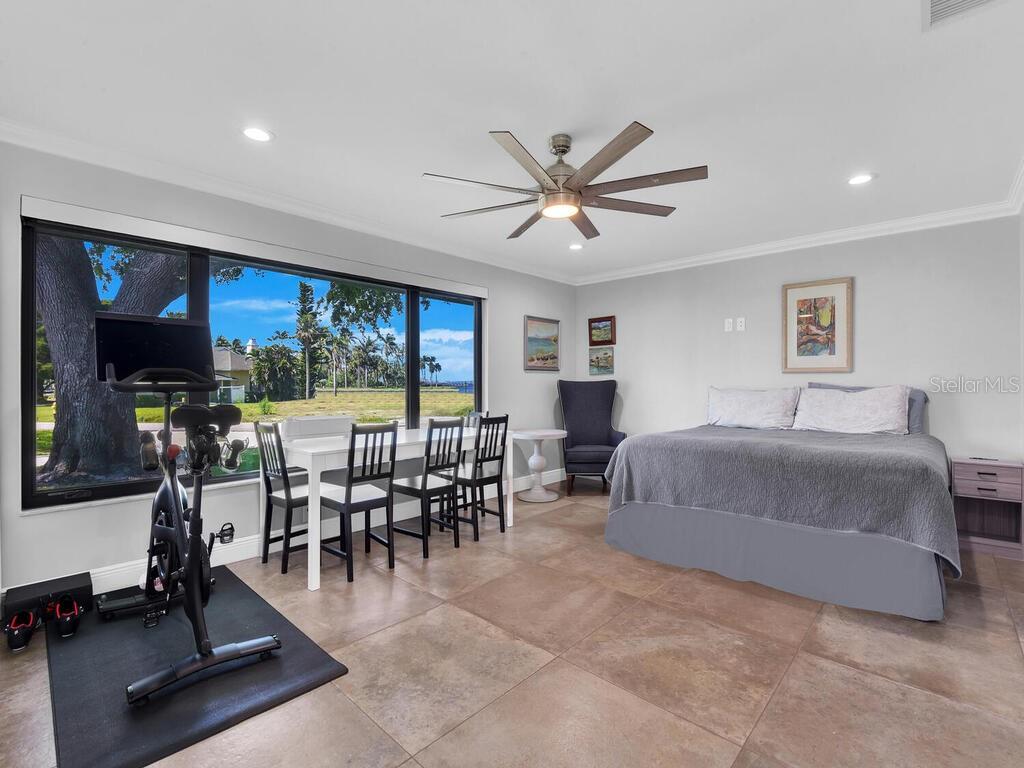 HARBOR CLUB - Residential