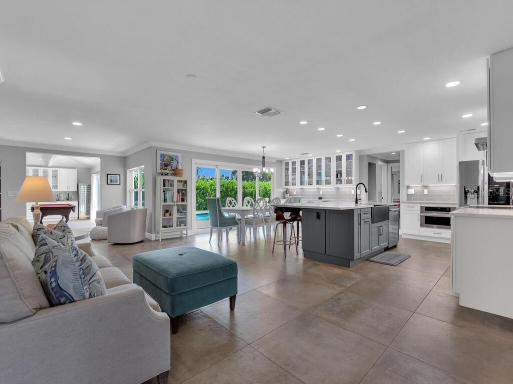 HARBOR CLUB - Residential