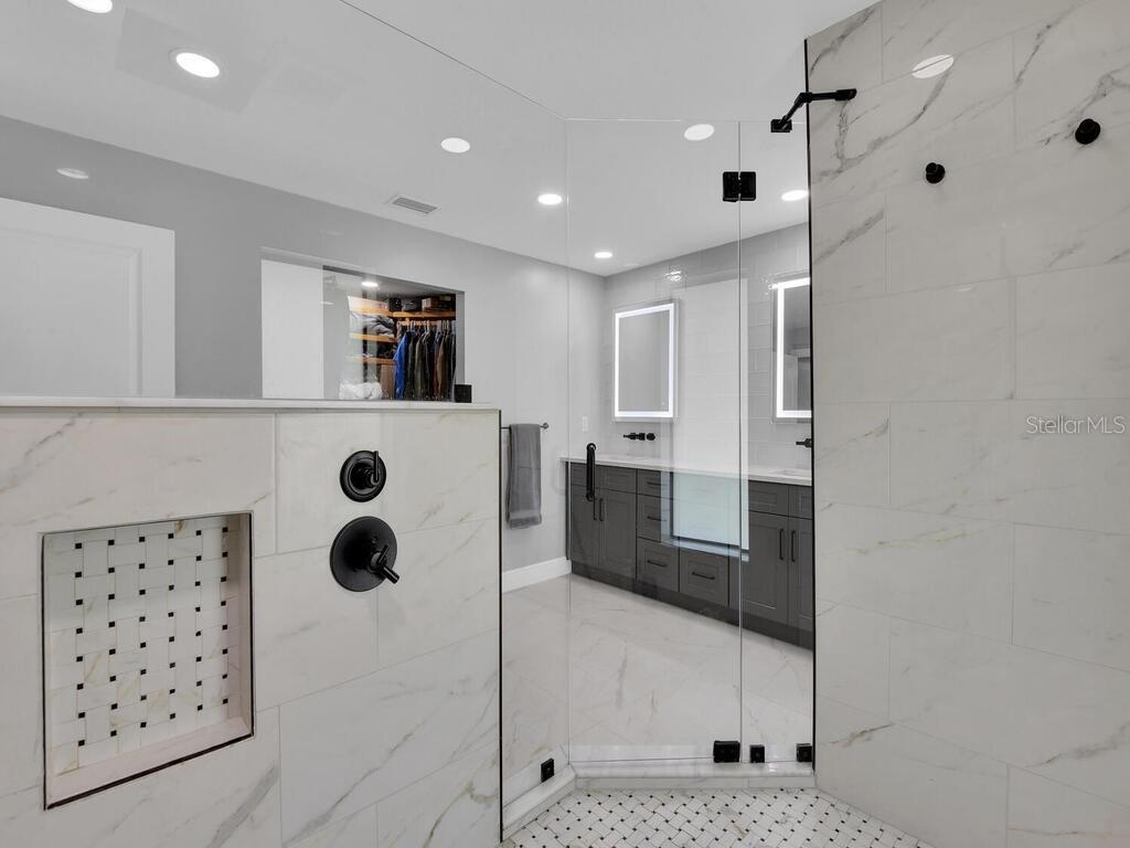 HARBOR CLUB - Residential