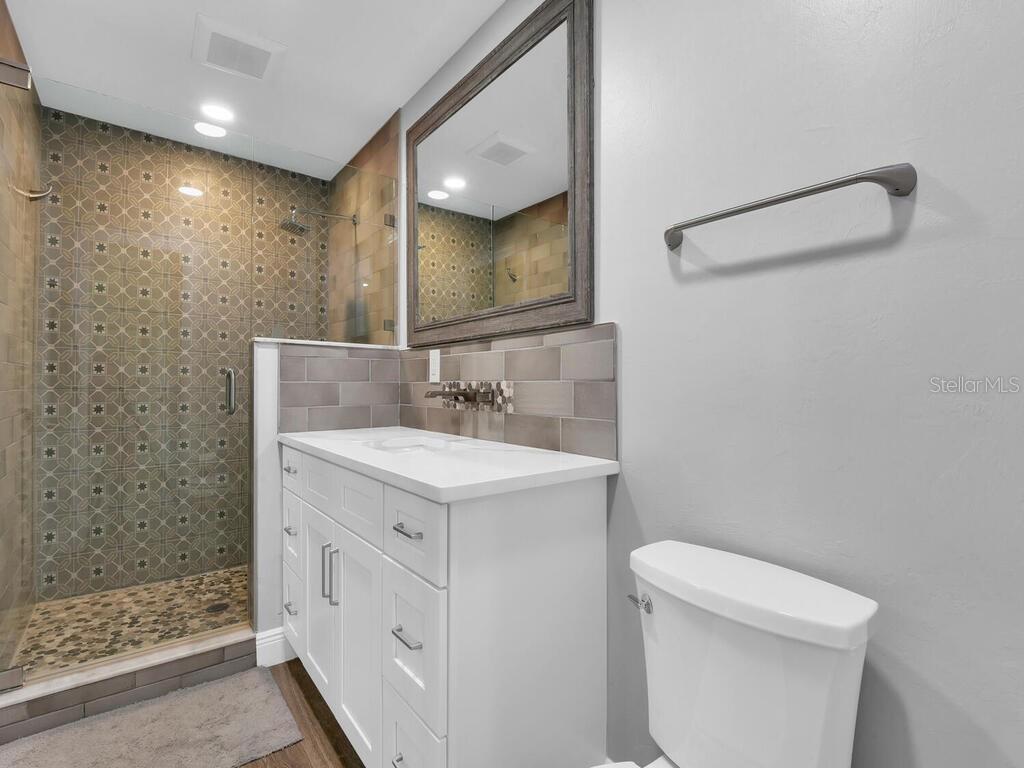 HARBOR CLUB - Residential