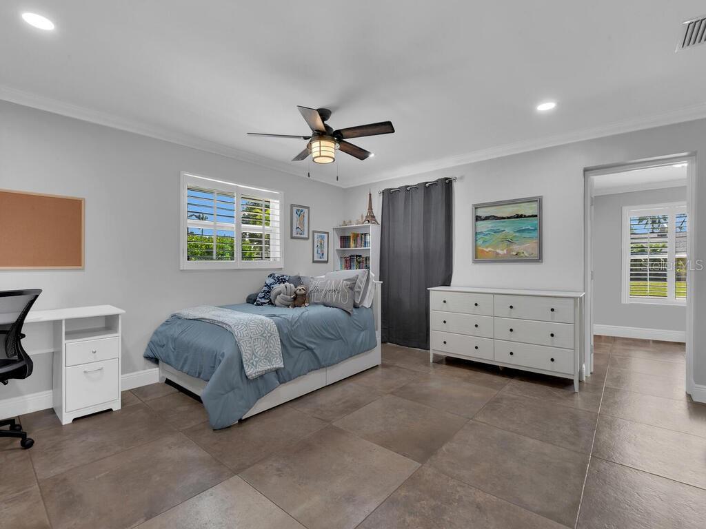 HARBOR CLUB - Residential