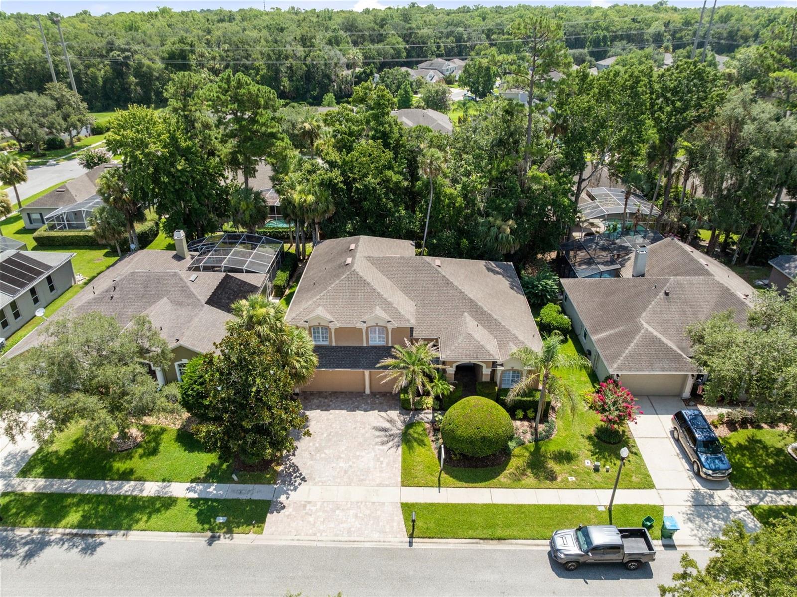 525 SADDLEWOOD LANE
