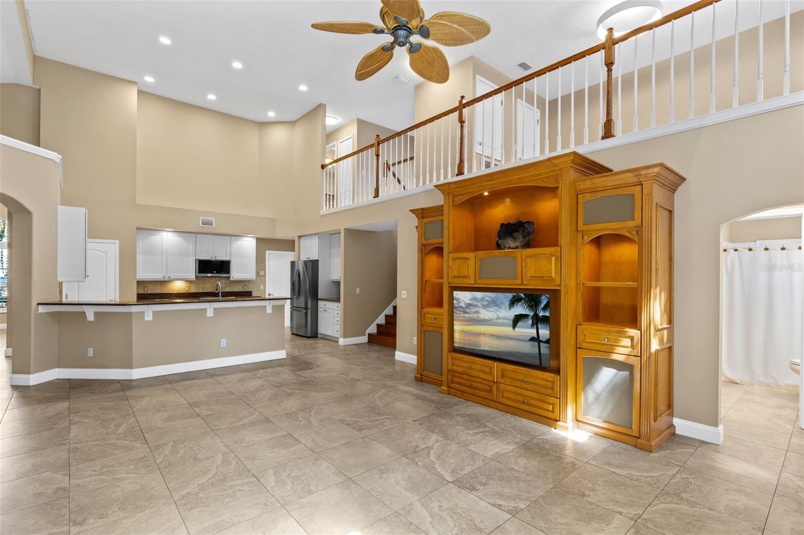 525 SADDLEWOOD LANE