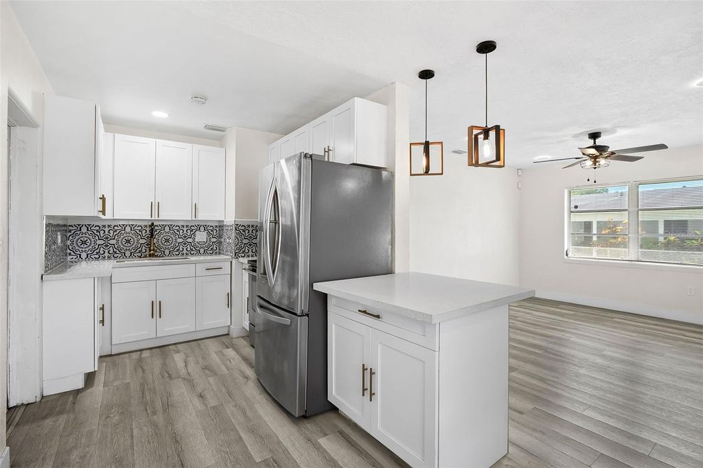 Photo of 911 13th Street E, Bradenton, FL 34208 (MLS # A4666266)