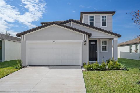 A home in PLANT CITY