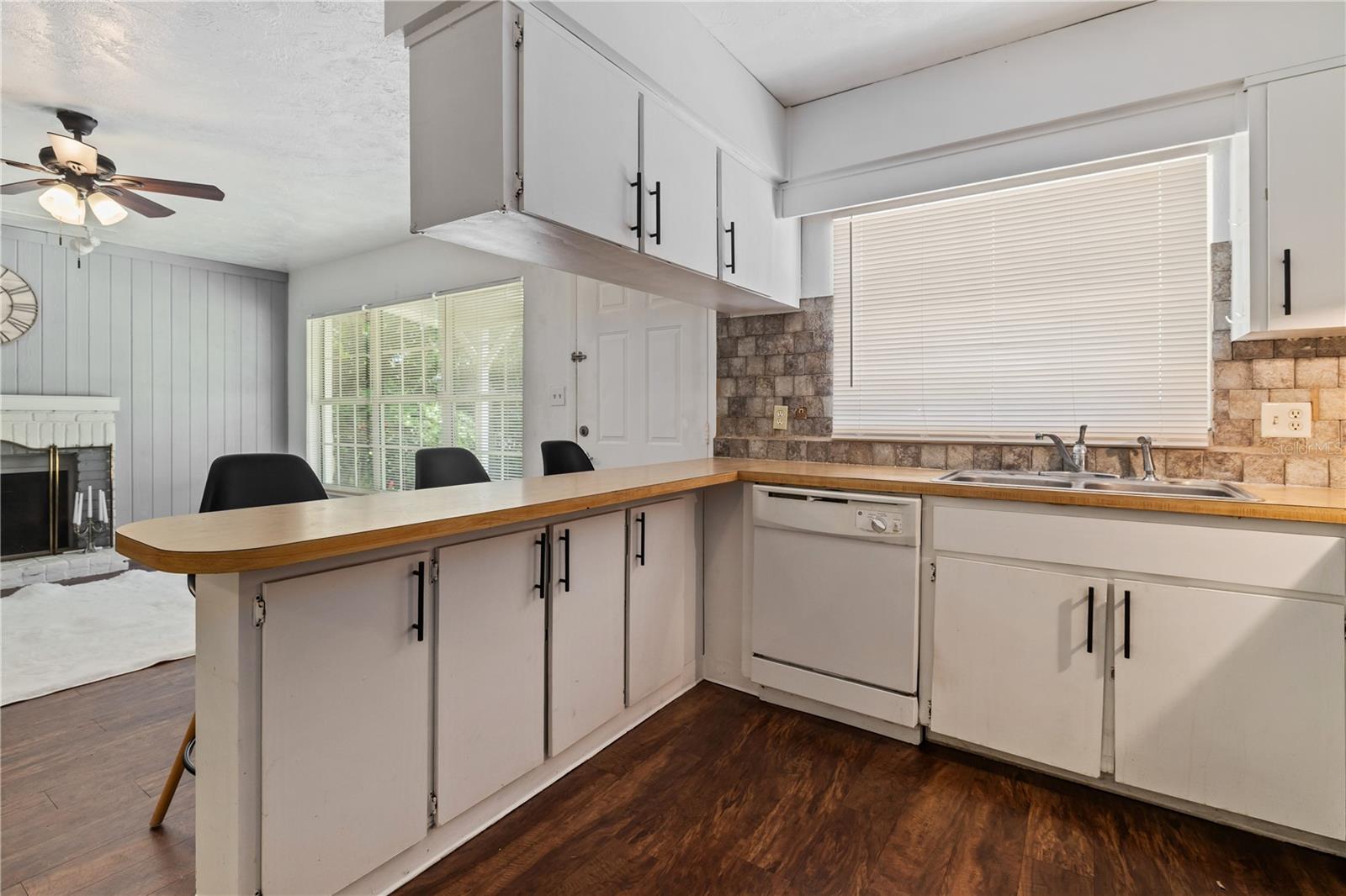 SUNSET LANE 1ST ADD - Residential
