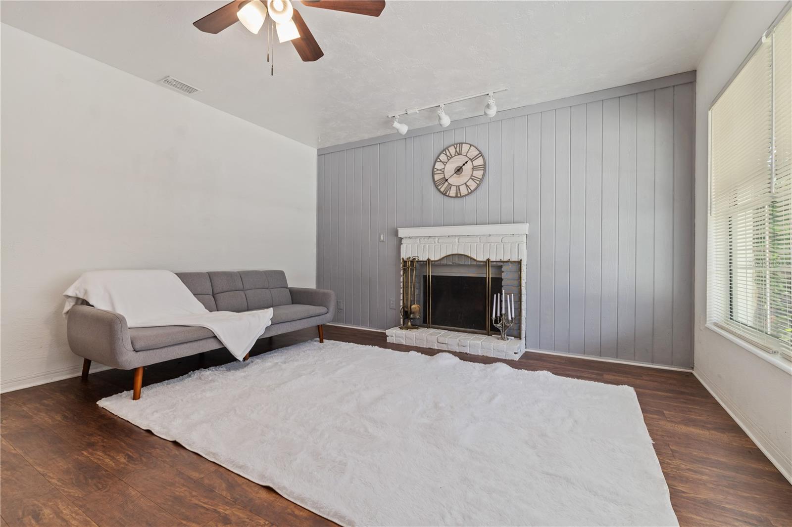 SUNSET LANE 1ST ADD - Residential