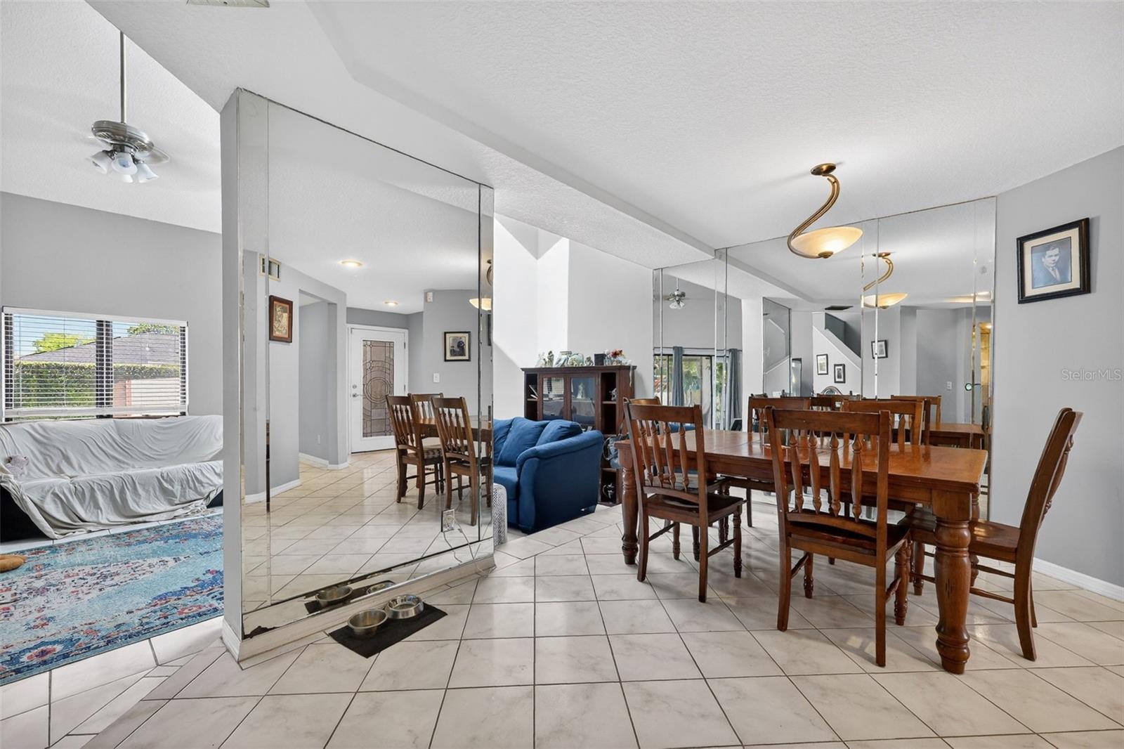 VILLAGE COVE TWNHS CONDO - Residential