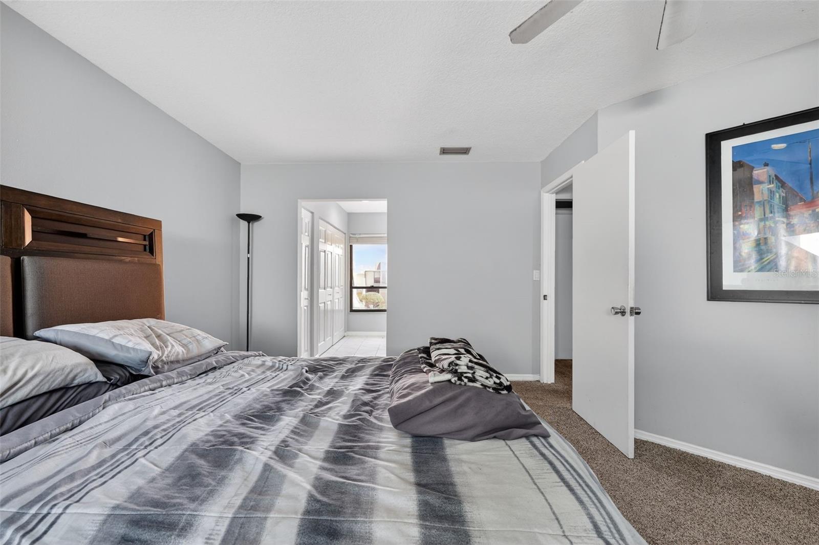 VILLAGE COVE TWNHS CONDO - Residential