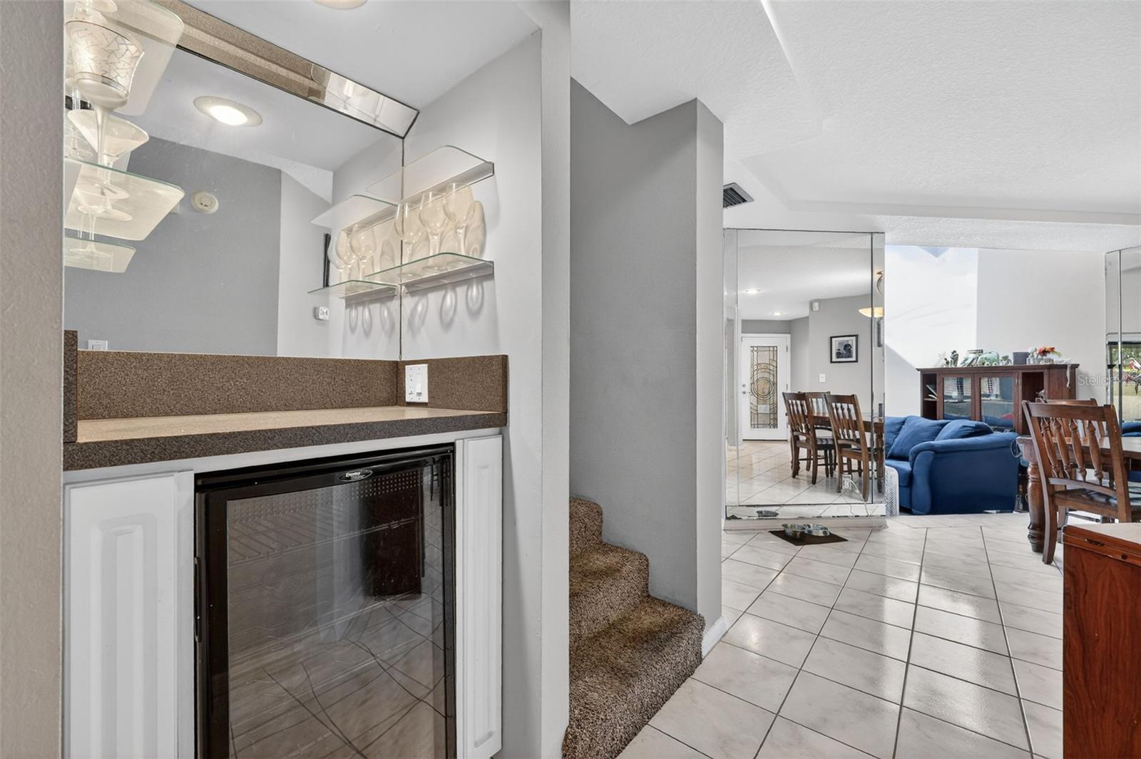 VILLAGE COVE TWNHS CONDO - Residential