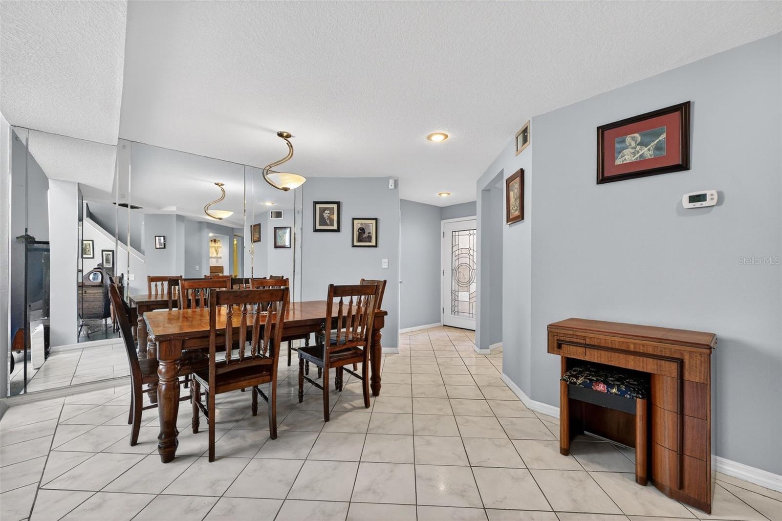 VILLAGE COVE TWNHS CONDO - Residential