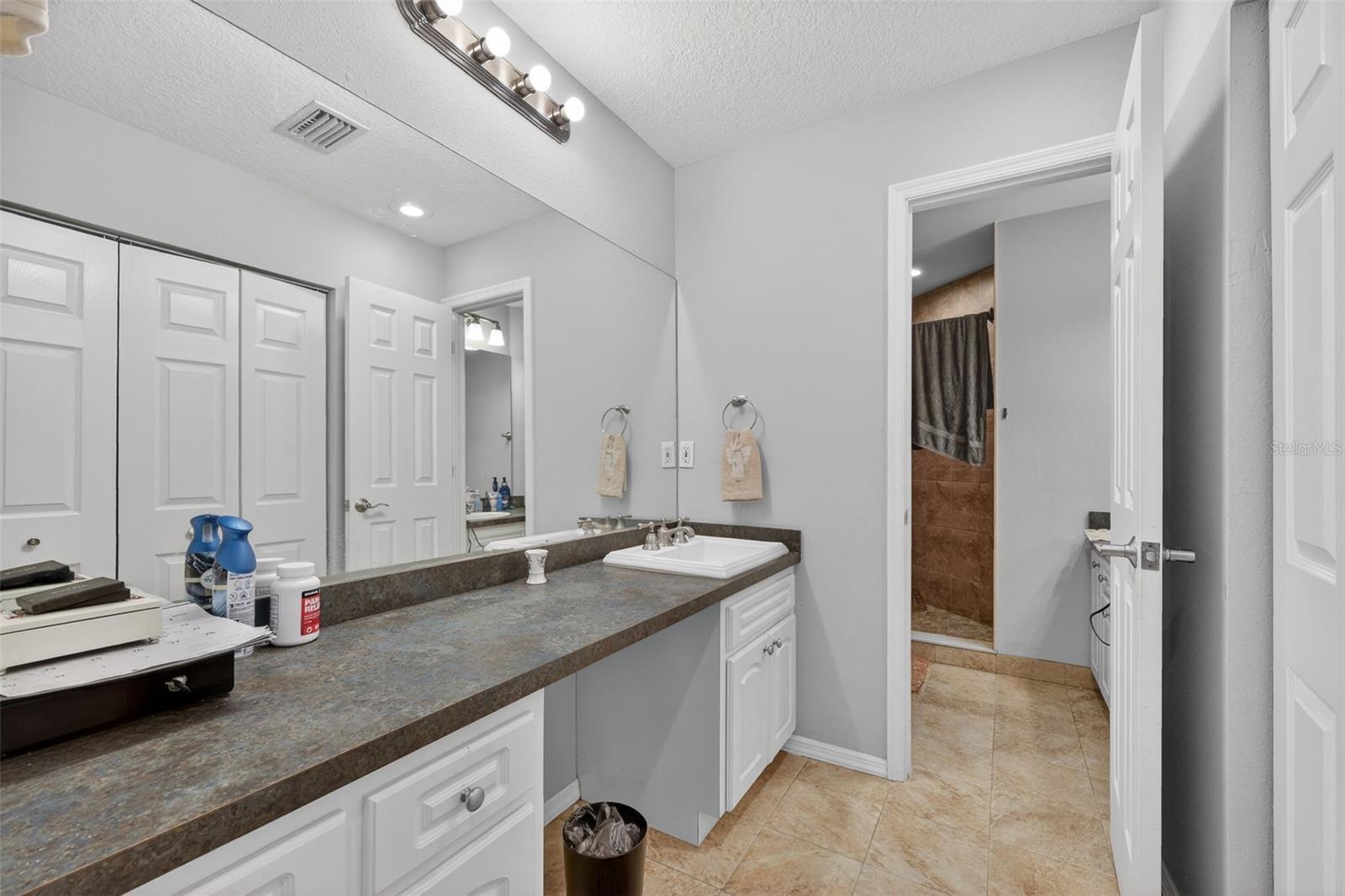 VILLAGE COVE TWNHS CONDO - Residential