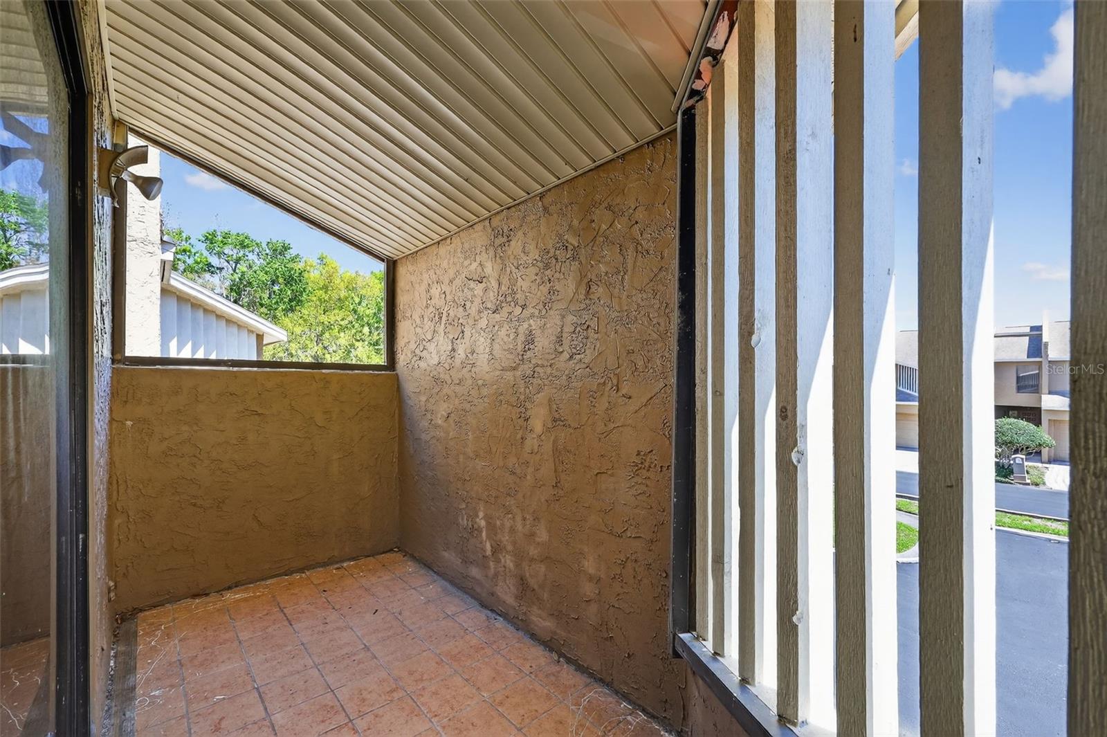 VILLAGE COVE TWNHS CONDO - Residential