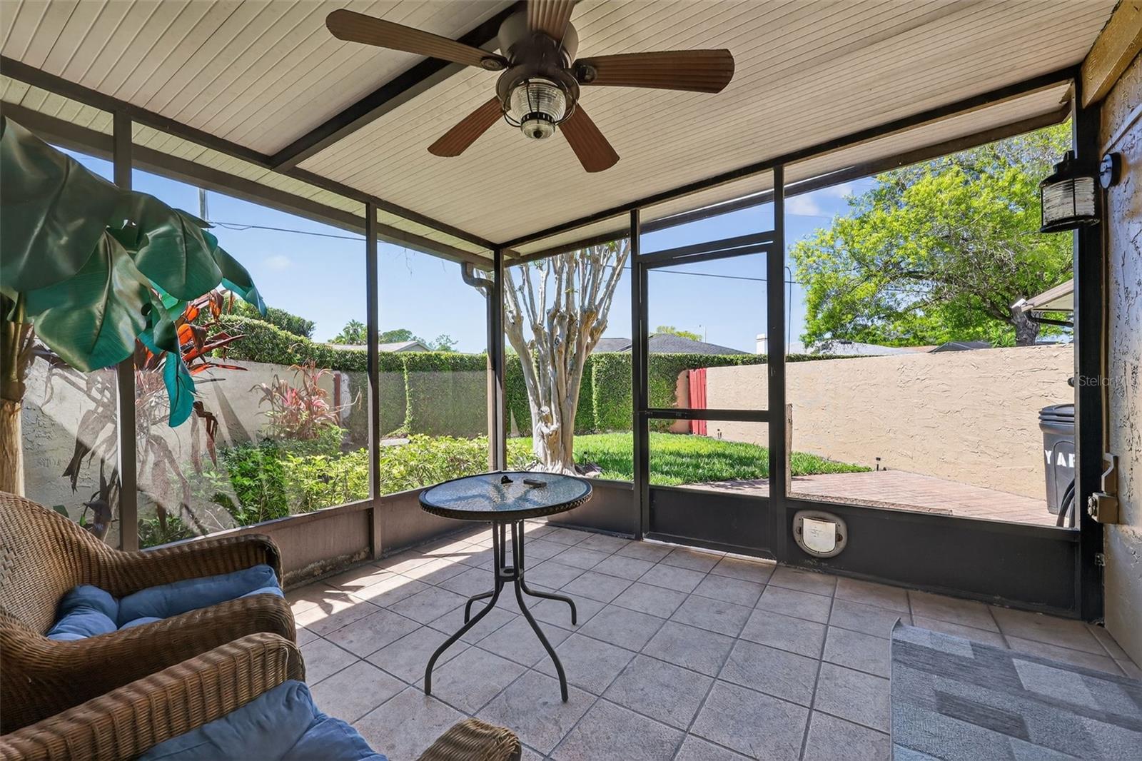 VILLAGE COVE TWNHS CONDO - Residential