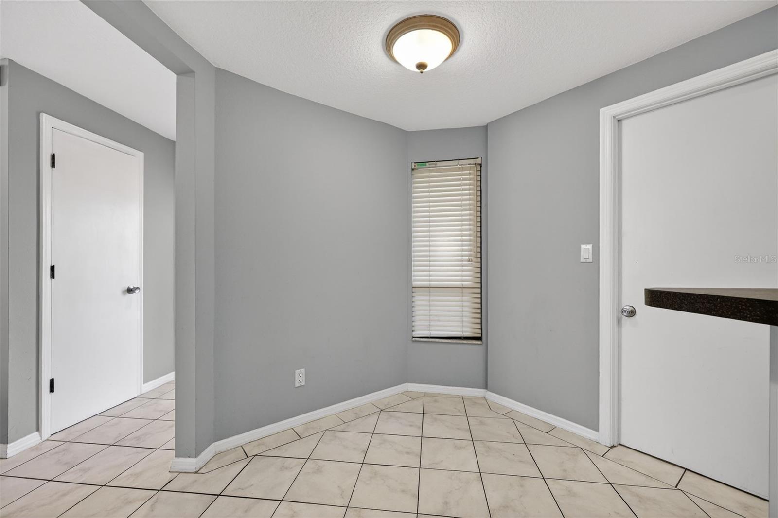 VILLAGE COVE TWNHS CONDO - Residential