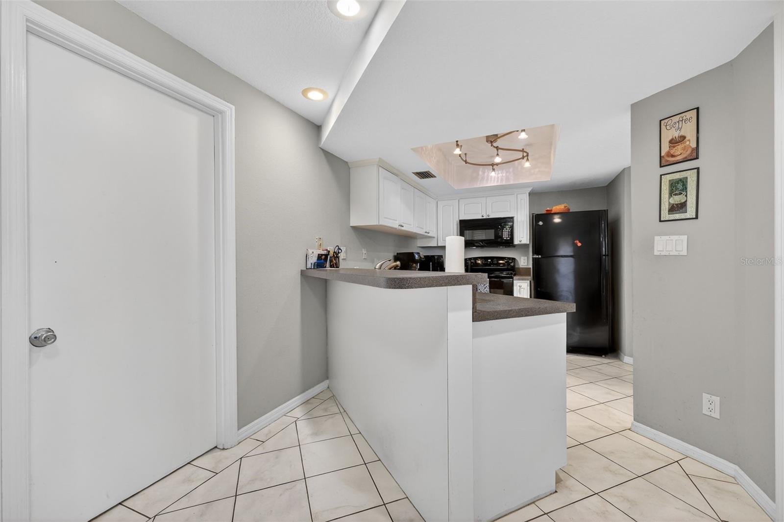 VILLAGE COVE TWNHS CONDO - Residential