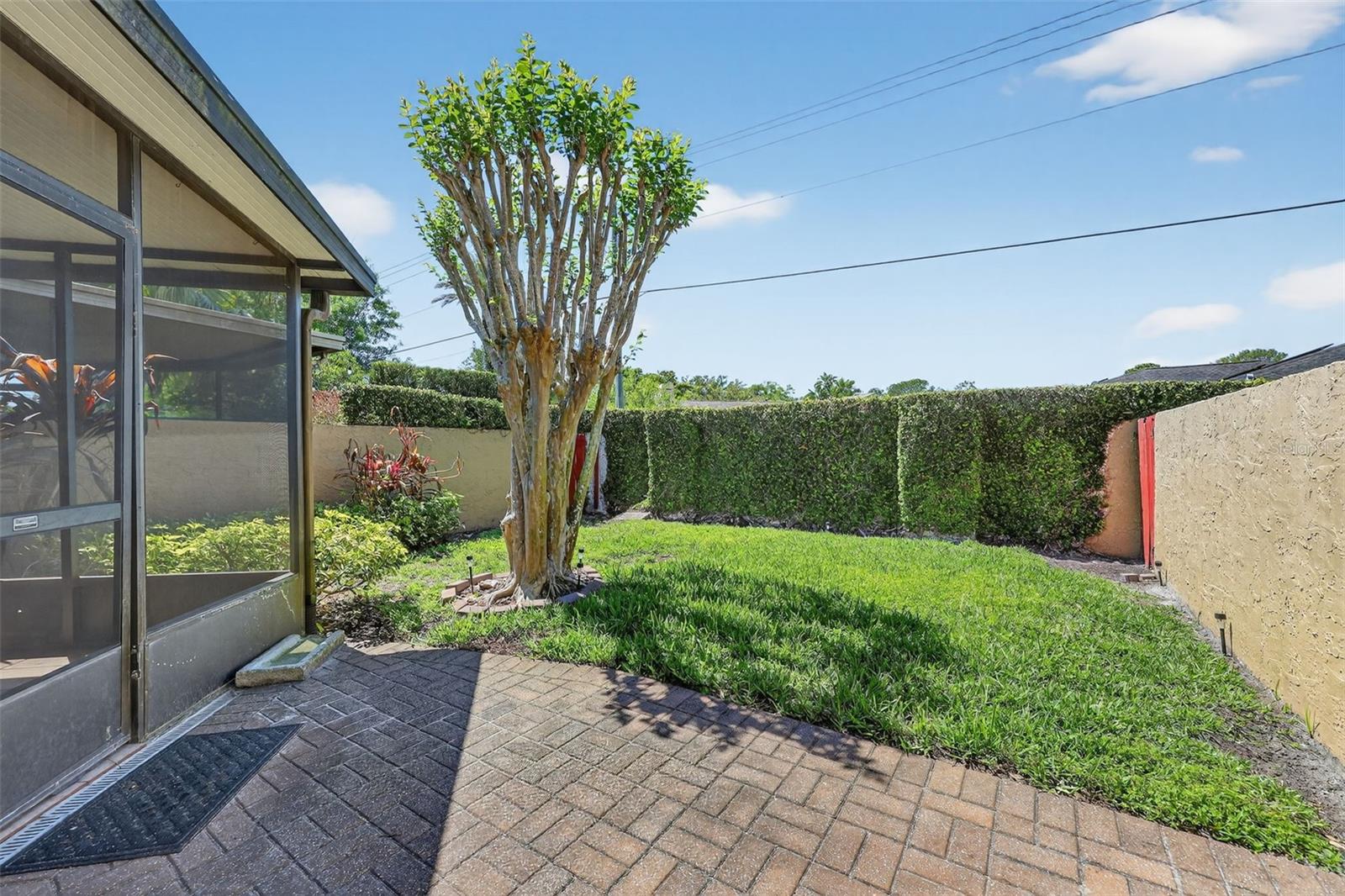 VILLAGE COVE TWNHS CONDO - Residential