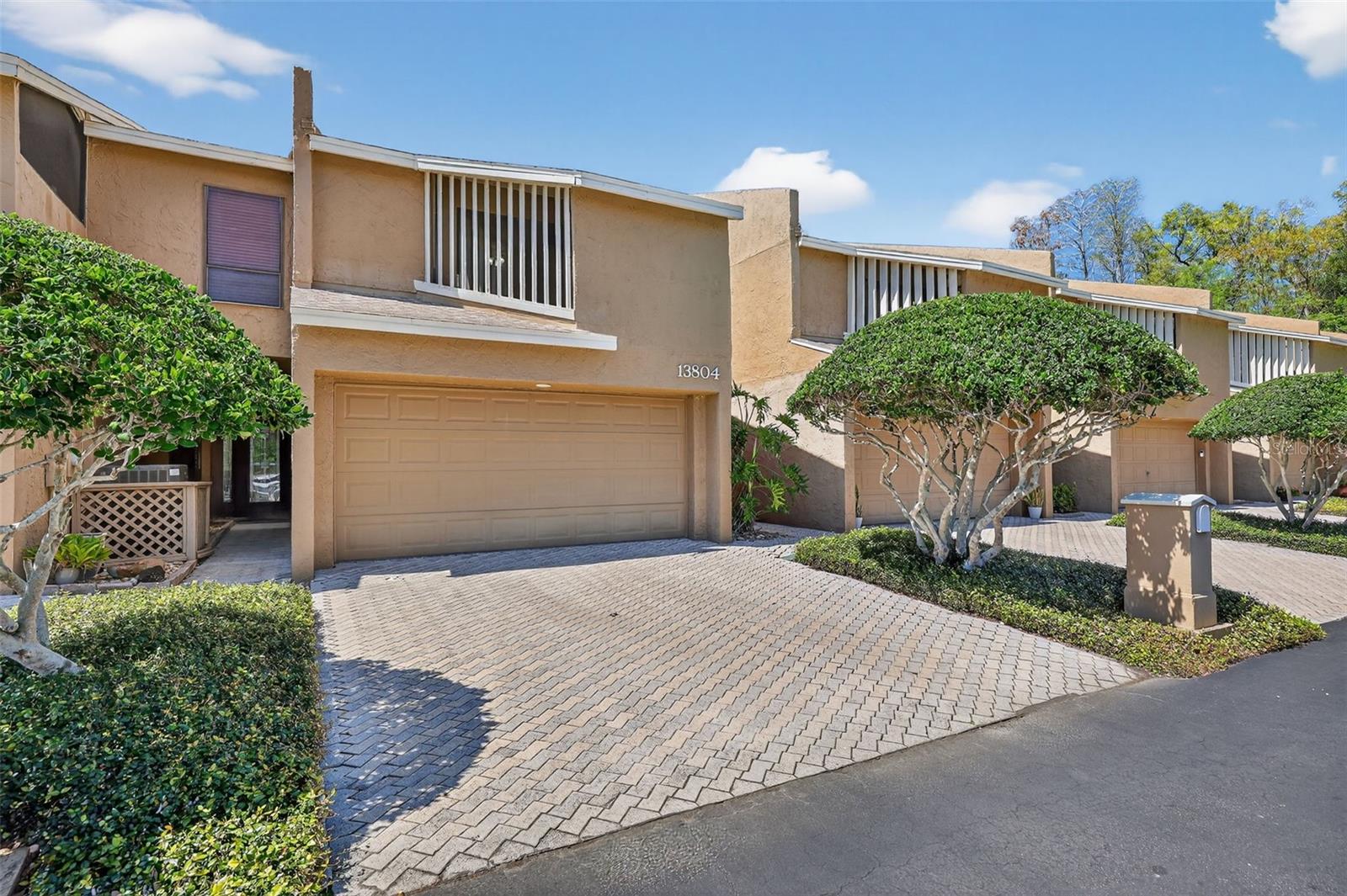 VILLAGE COVE TWNHS CONDO - Residential