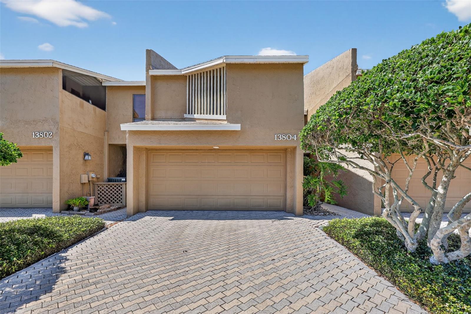 VILLAGE COVE TWNHS CONDO - Residential