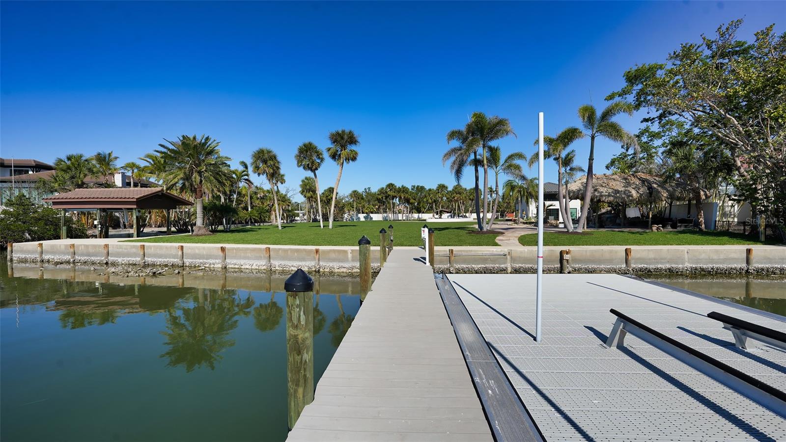 BAY ISLAND - Residential